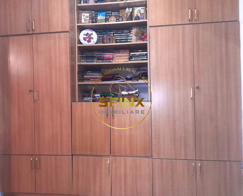 Basarabia, apartament 2 camere de vanzare.